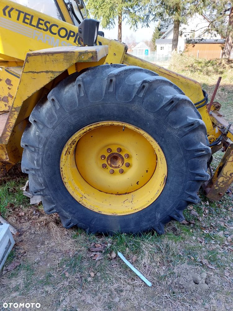 Ładowarka  teleskopowa  JCB 520 4x4 - 8