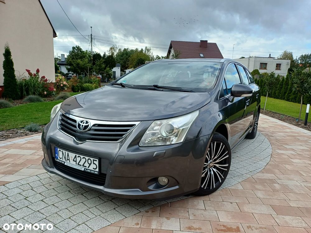 Toyota Avensis Touring Sports 1.8 Comfort - 1