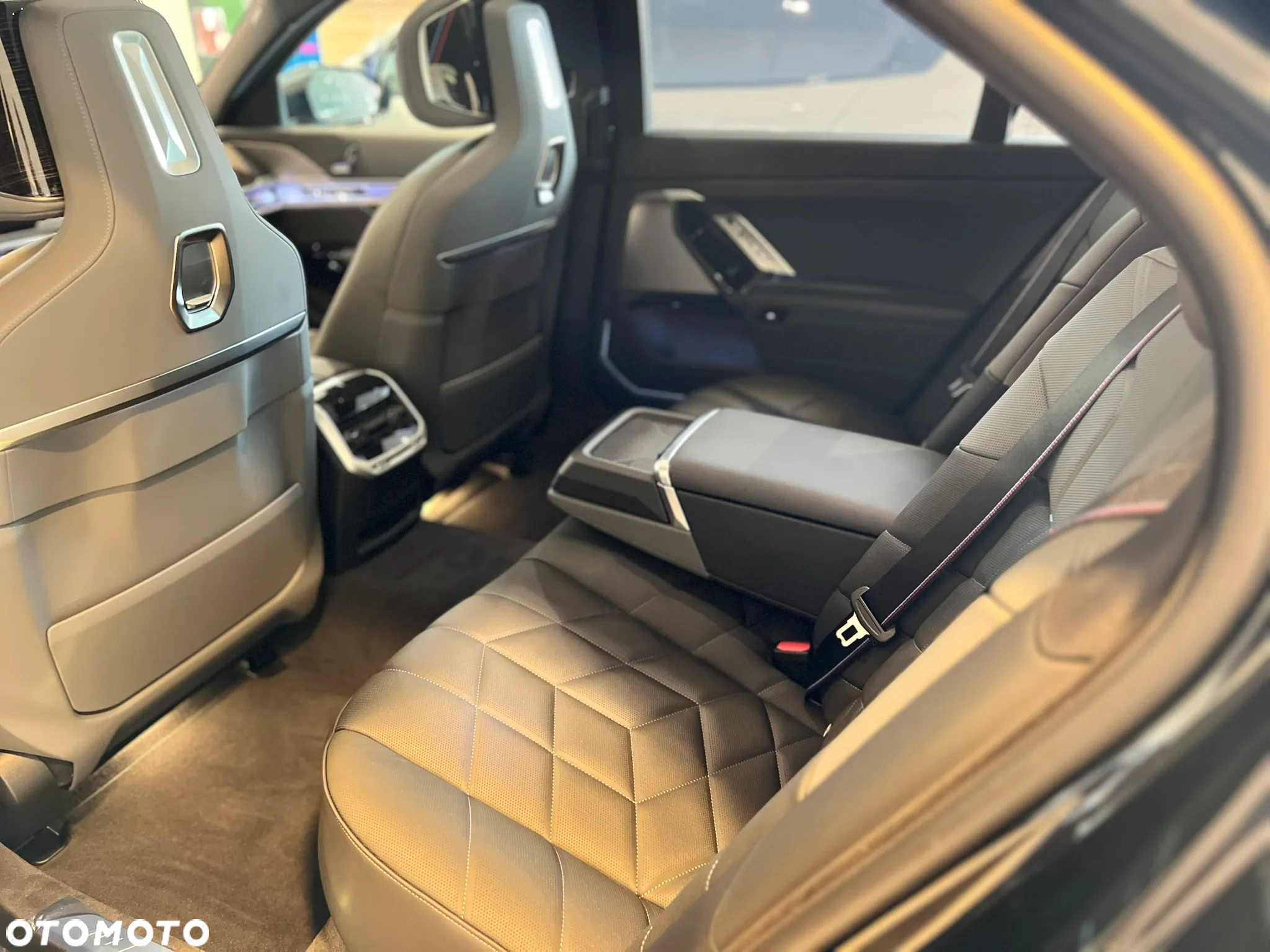 BMW Seria 7 - 18