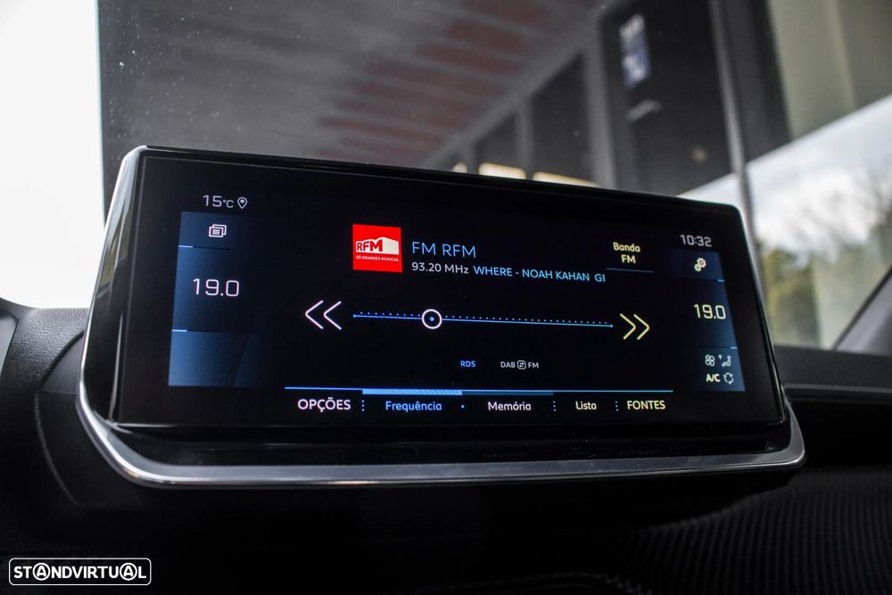 Peugeot 2008 1.5 BlueHDi GT EAT8 - 33