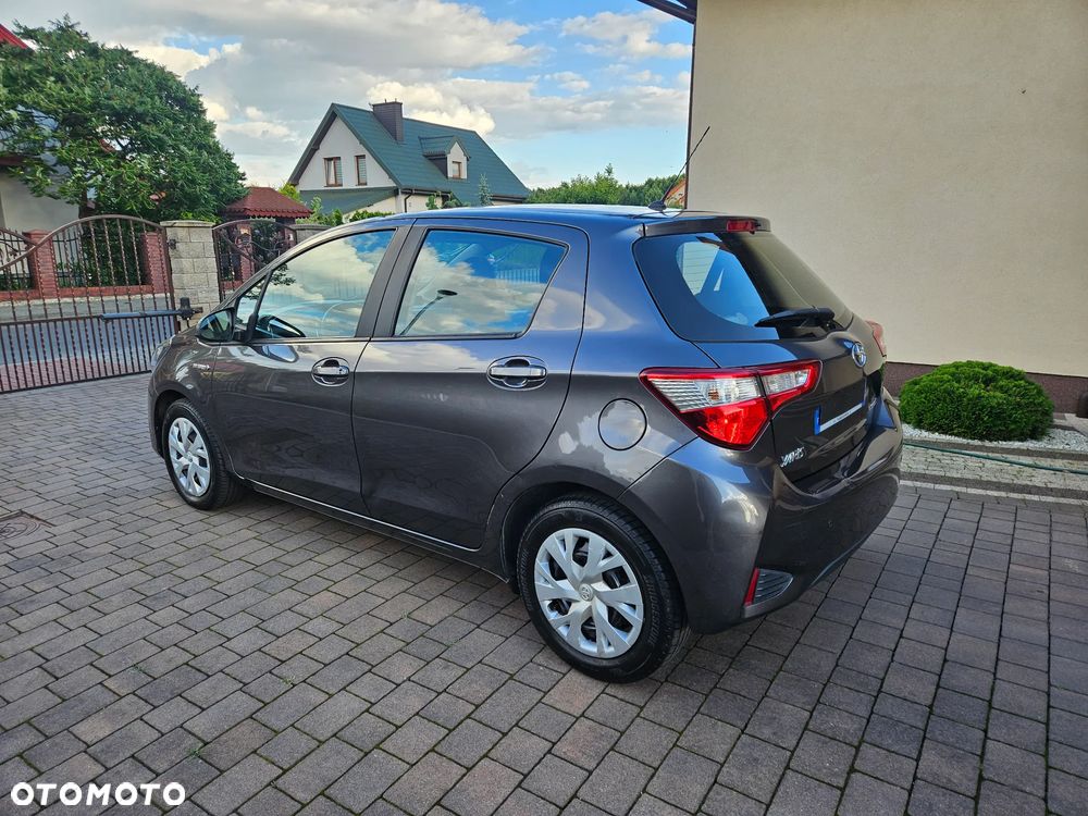 Toyota Yaris Hybrid 100 Active EU6 - 5