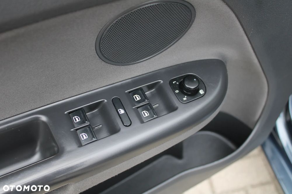 Volkswagen Golf Plus 1.6 Goal - 21