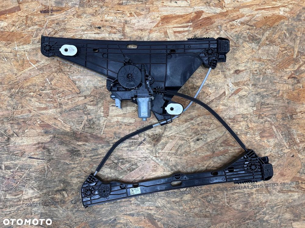OPEL CORSA F 5D PODNOŚNIK MECHANIZM SZYBY PRAWY PRZÓD 156173911 EUROPA - 1