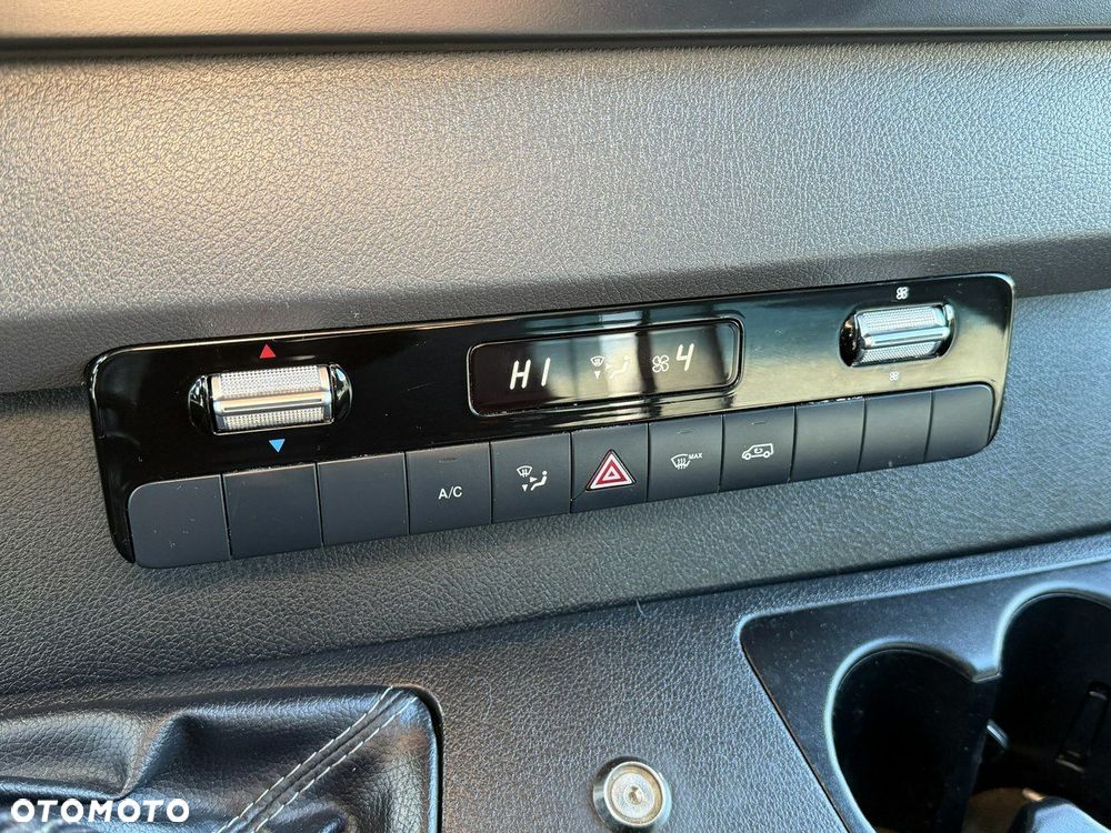 Mercedes-Benz Sprinter - 27