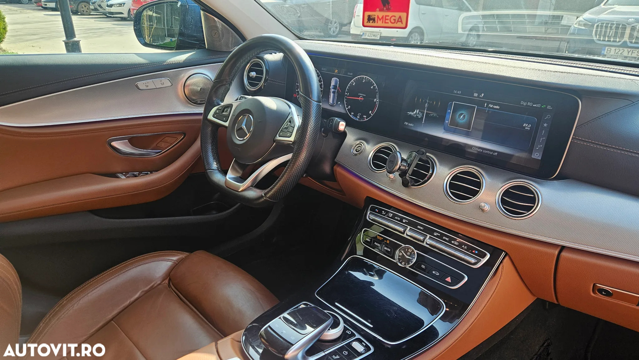 Mercedes-Benz E 220 d T 9G-TRONIC AMG Line - 24