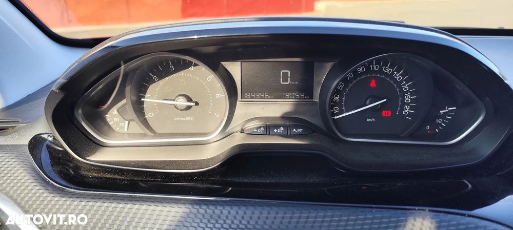 Peugeot 2008 1.2 PureTech Turbo Active - 8