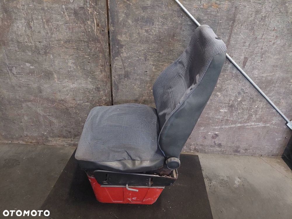 FOTEL LEWY PRZÓD + PODSTAWA MERCEDES-BENZ T1 KACZKA - 4