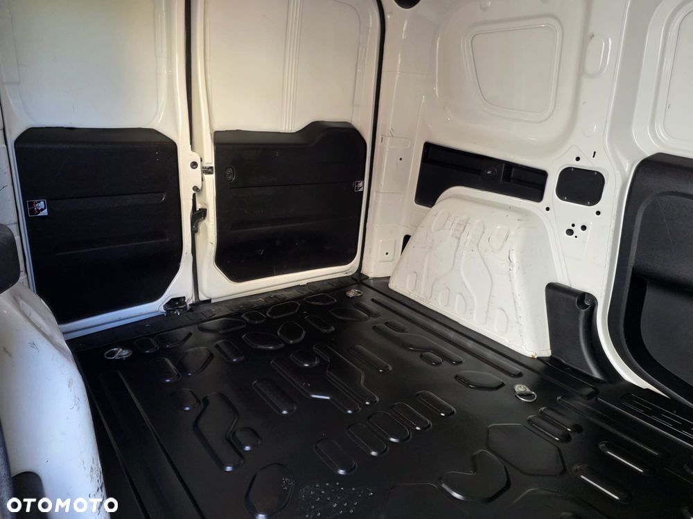 Fiat DOBLO - 11