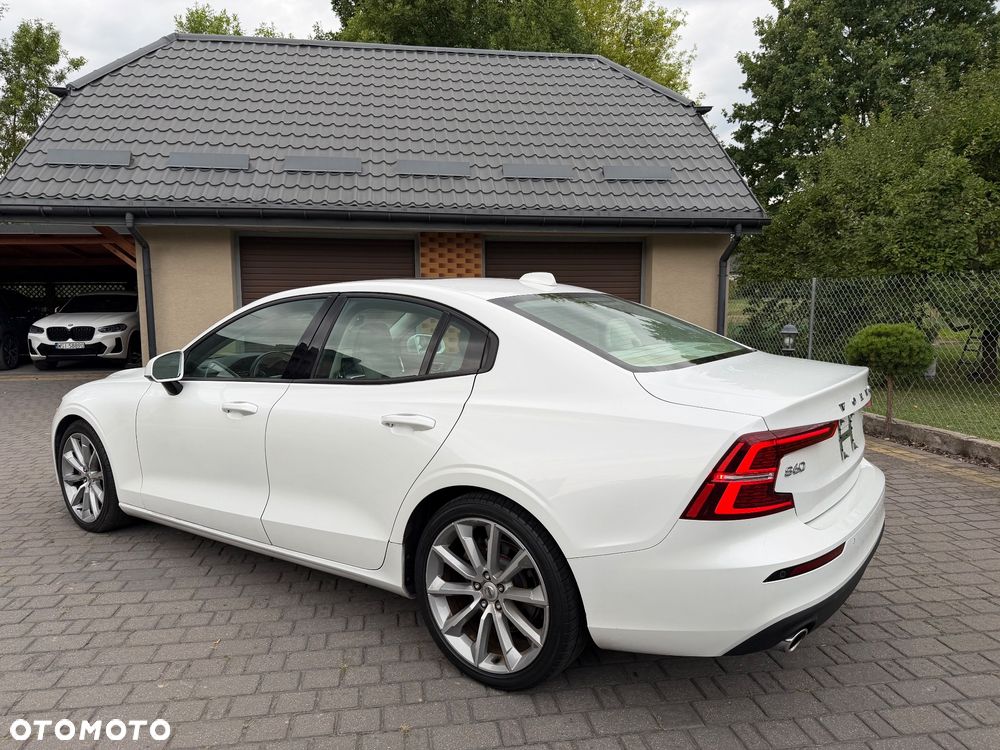 Volvo S60 T5 Momentum Pro - 3