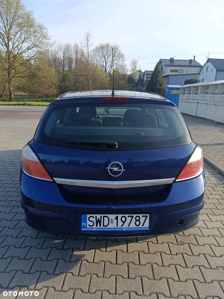 Opel Astra 1.6 Essentia - 6
