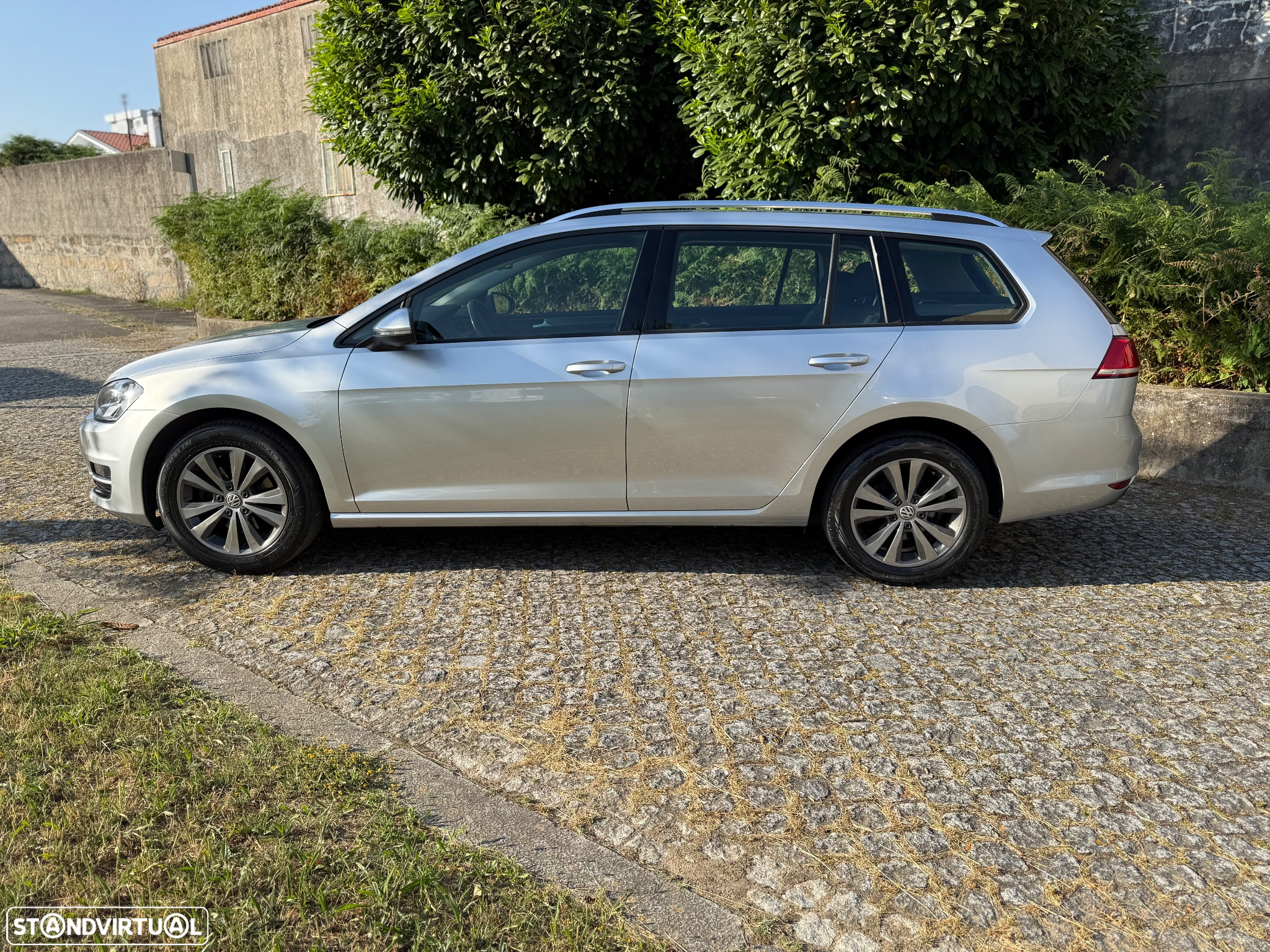 VW Golf Variant 1.6 TDi BlueMotion Confortline - 2