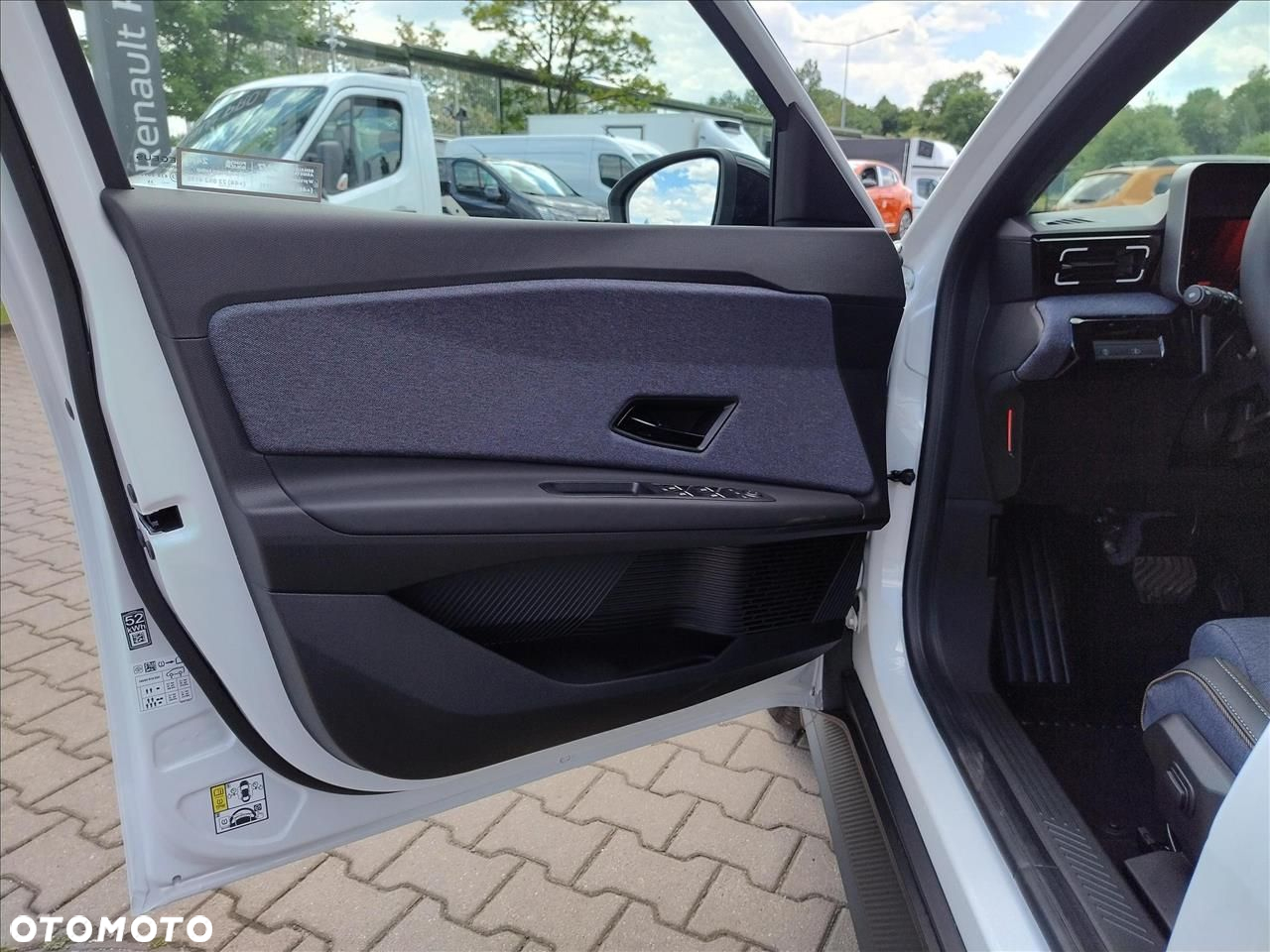 Renault 5 52kWh Comfort Range Techno - 10