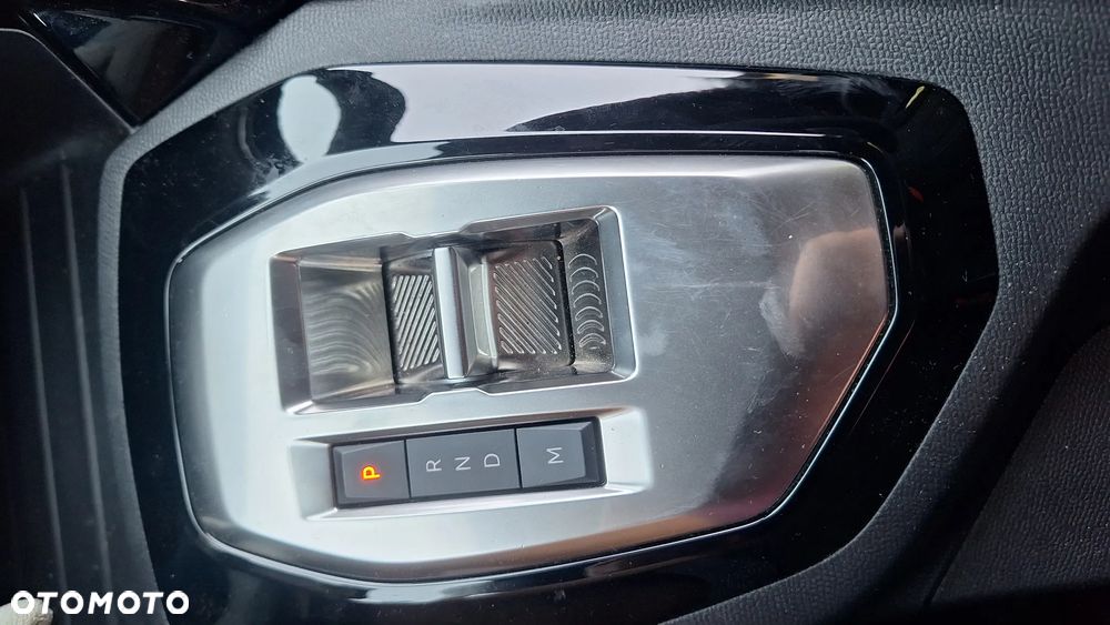 Peugeot 2008 PureTech mHEV Active e-DCS6 - 10