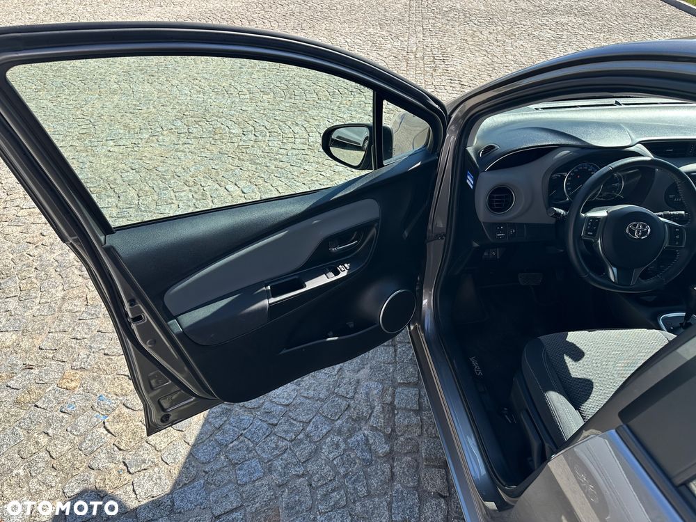 Toyota Yaris - 10