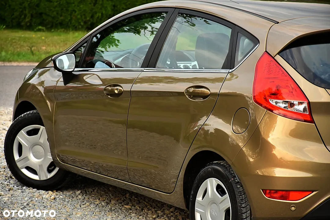 Ford Fiesta 1.4 Ghia - 12