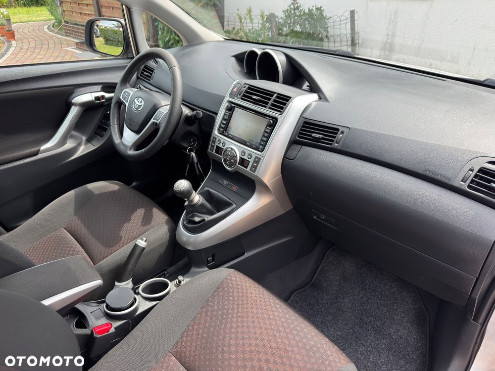 Toyota Verso - 29