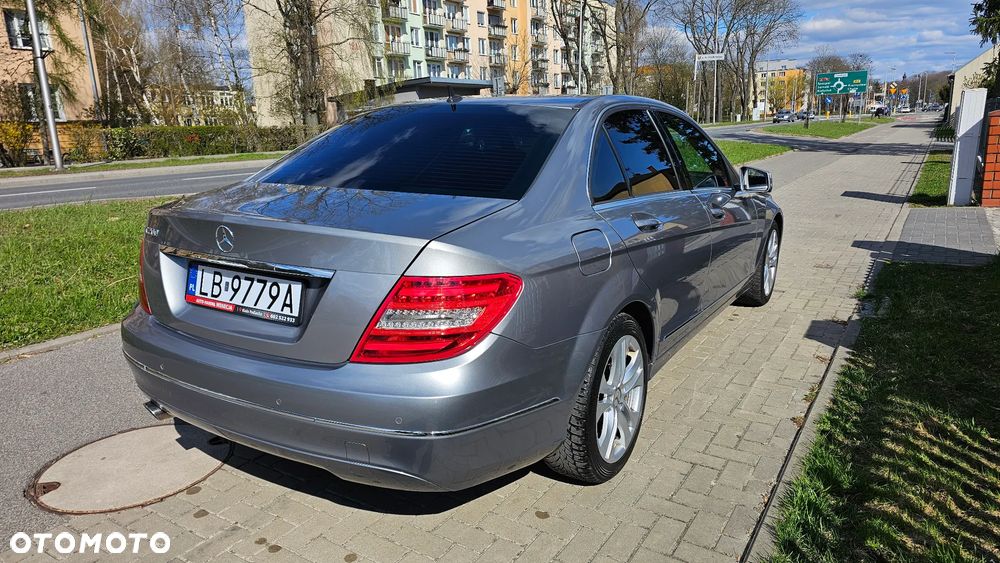 Mercedes-Benz C-Class 2011 photo 3