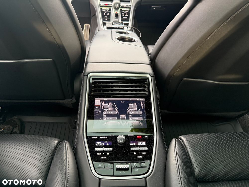 Porsche Panamera Turbo - 9