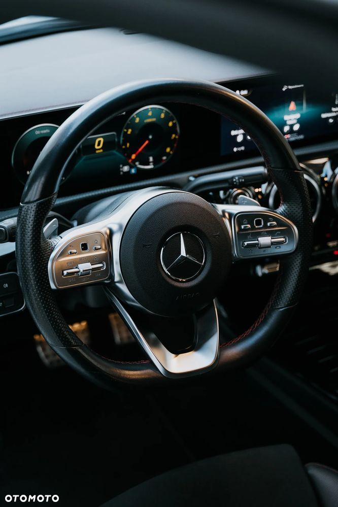 Mercedes-Benz CLA 180 AMG Line 7G-DCT - 16