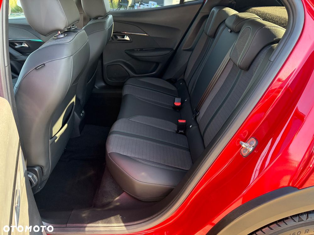 Peugeot 2008 PureTech 130 EAT8 Allure - 27