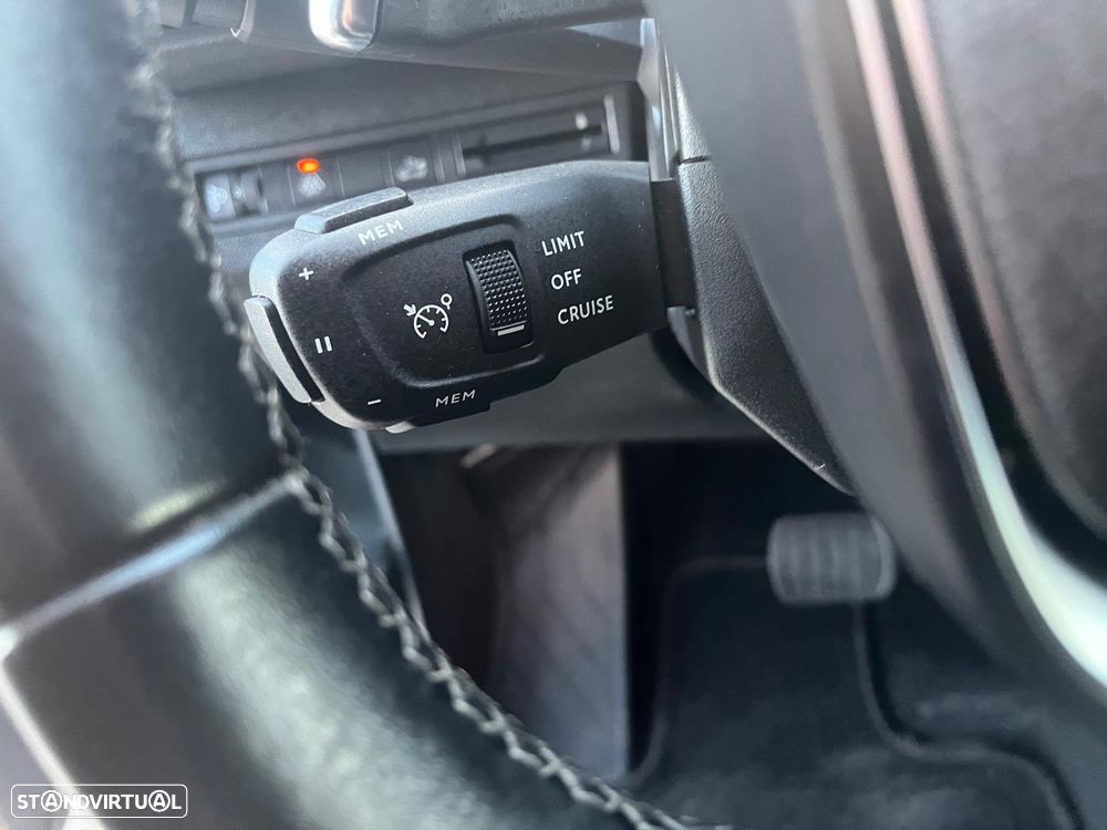 Peugeot 5008 BlueHDI 130 EAT8 Allure - 25