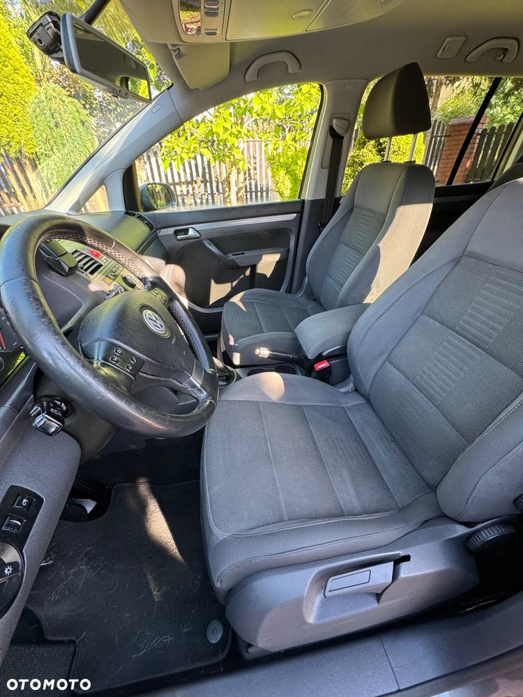 Volkswagen Touran 2.0 TDI DPF Highline - 17