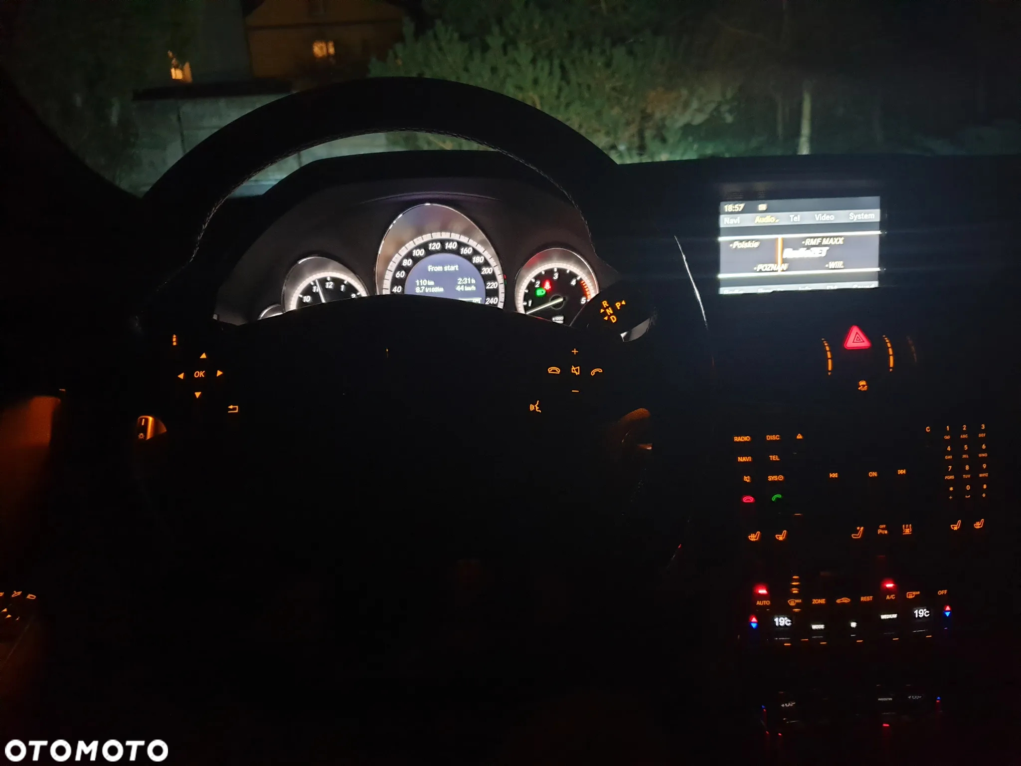 Mercedes-Benz Klasa E 350 T CDI DPF 4Matic BlueEFFICIENCY 7G-TRONIC Avantgarde - 28