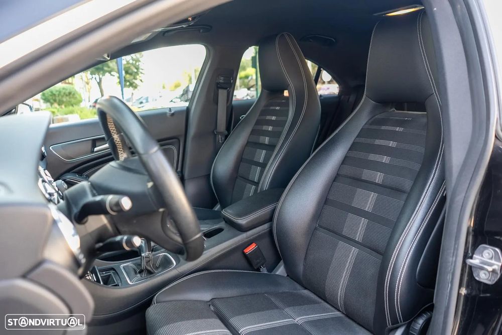 Mercedes-Benz CLA 180 d Urban - 43