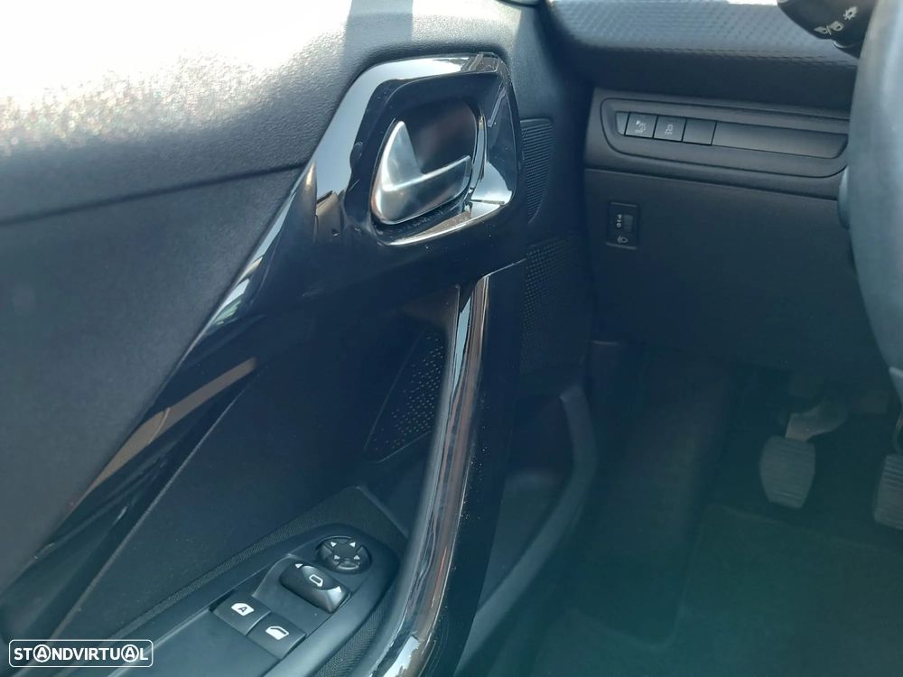 Peugeot 208 1.2 PureTech Style - 17