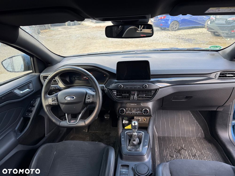 Ford Focus 2.3 EcoBoost ST X Edition - 12