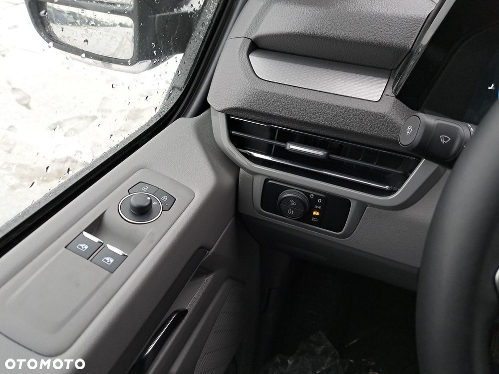Volkswagen Nowa Caravelle Life silnik: 2,0 l TDI 150 KM / skrzynia biegów: 8-biegowa automatyczna rozstaw osi: 3500 mm   Rozsz. - 21