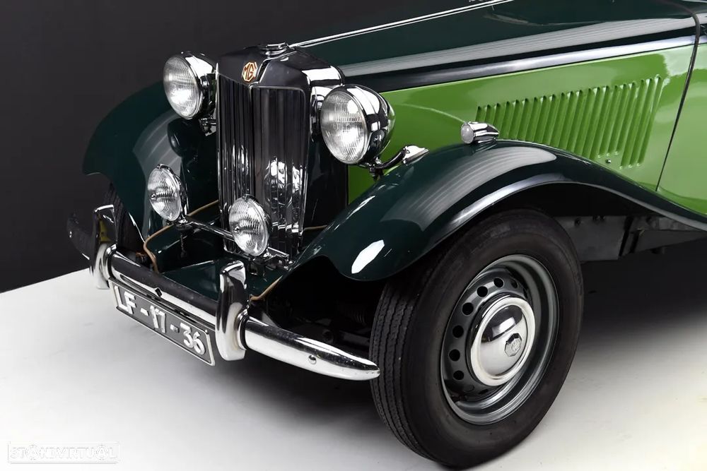 MG Midget - 8