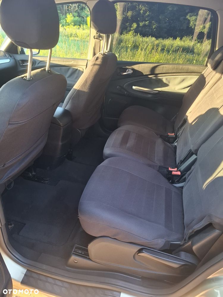 Ford S-Max - 8