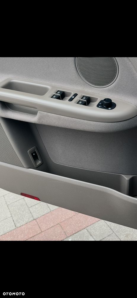 Volkswagen Golf Plus 2.0 TDI Comfortline - 14