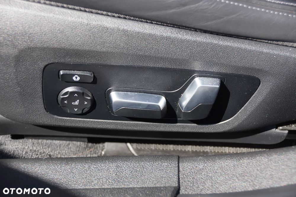 BMW Seria 3 330i xDrive M Sport sport - 28