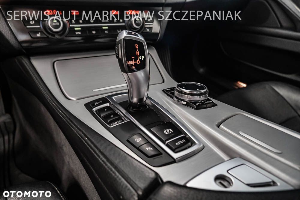 BMW Seria 5 520d xDrive - 16