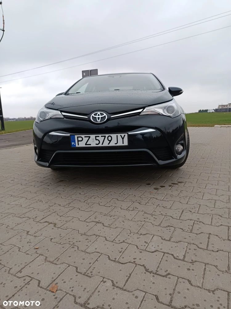 Toyota Avensis 1.8 Premium - 6