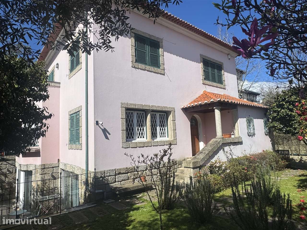 Moradia T6 c/ T1 no jardim à Boavista no Bairro Hollywood - Grande imagem: 4/60