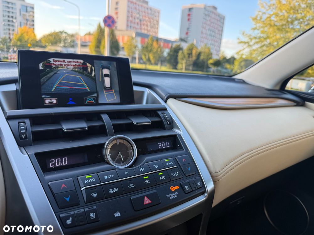 Lexus NX 300h Prestige AWD - 27