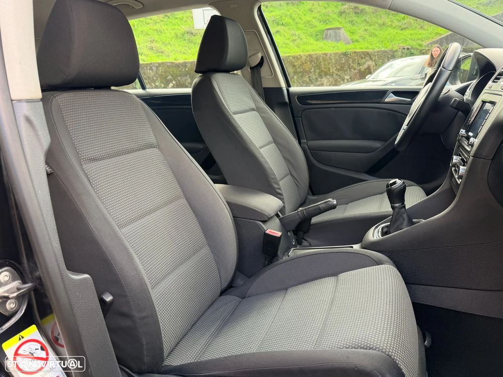 VW Golf 2.0 TDi Confortline - 9
