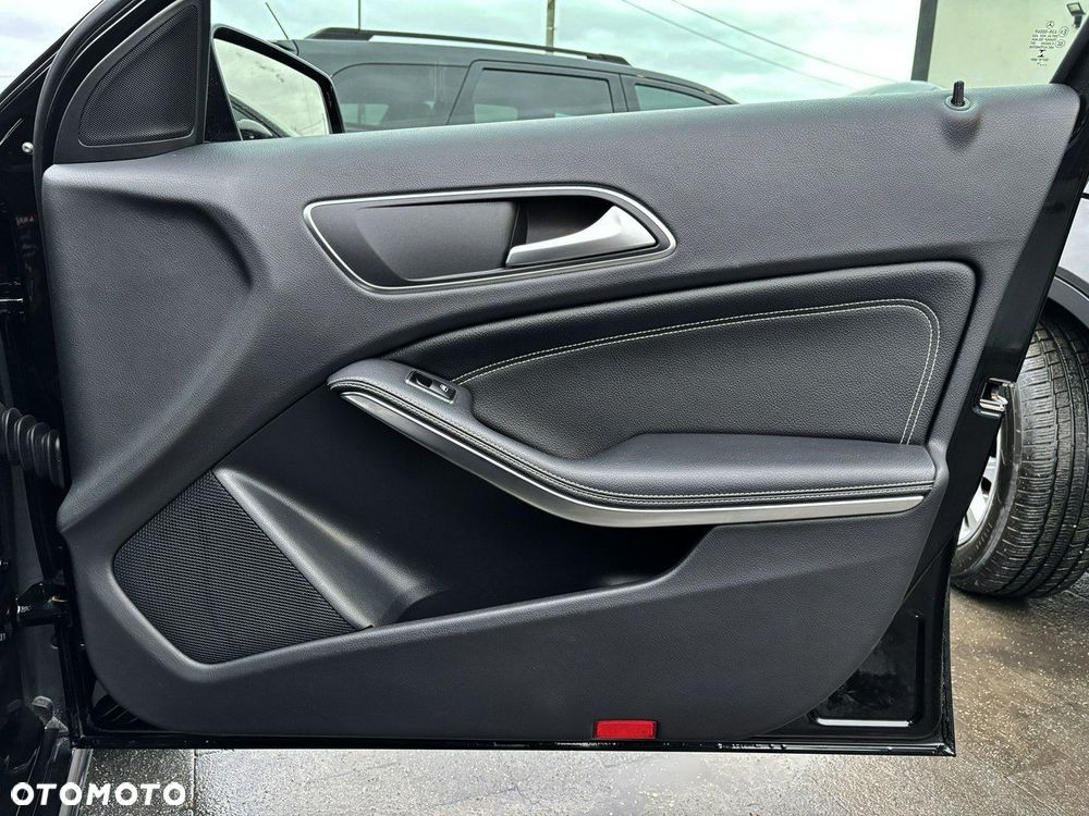 Mercedes-Benz Klasa A 180 Urban - 25