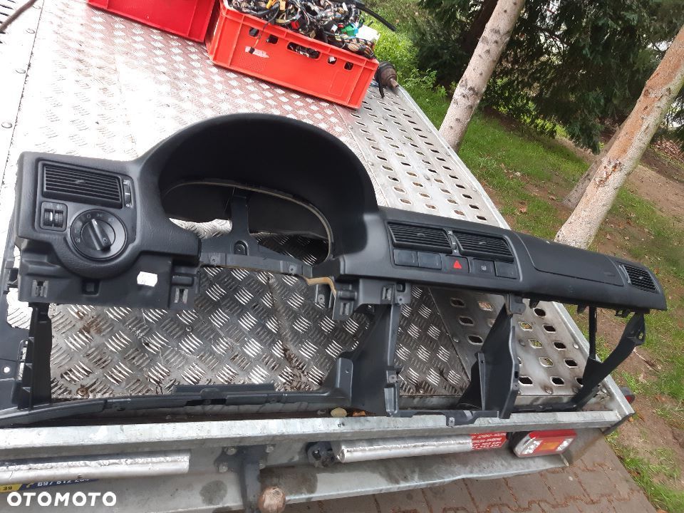 Deska rozdzielcza konsola Golf IV - 1