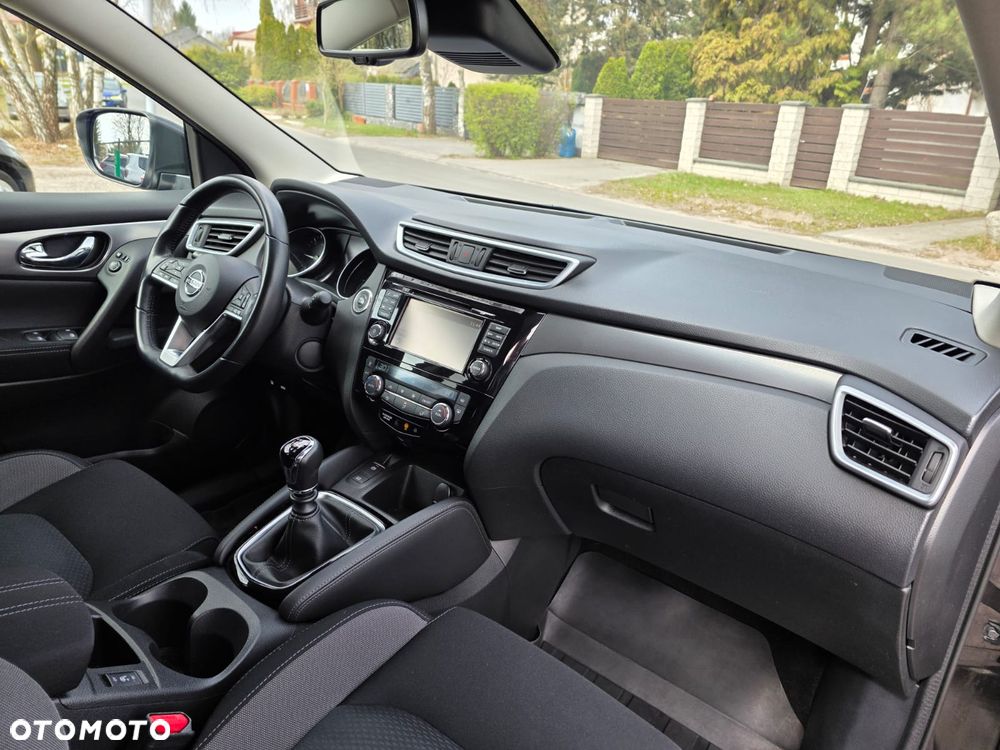 Nissan Qashqai 1.6 DCi N-Connecta - 19