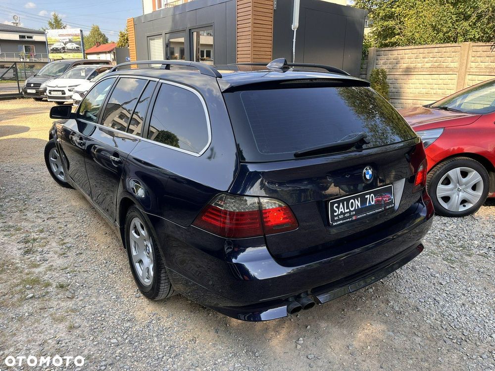 BMW Seria 5 523i Touring - 10