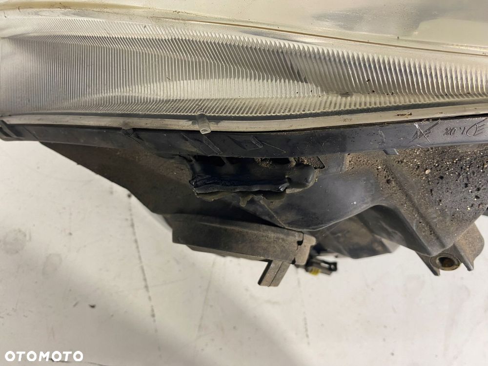 lampa prawy przód prawa przednia toyota corolla ix e12 eu - 7