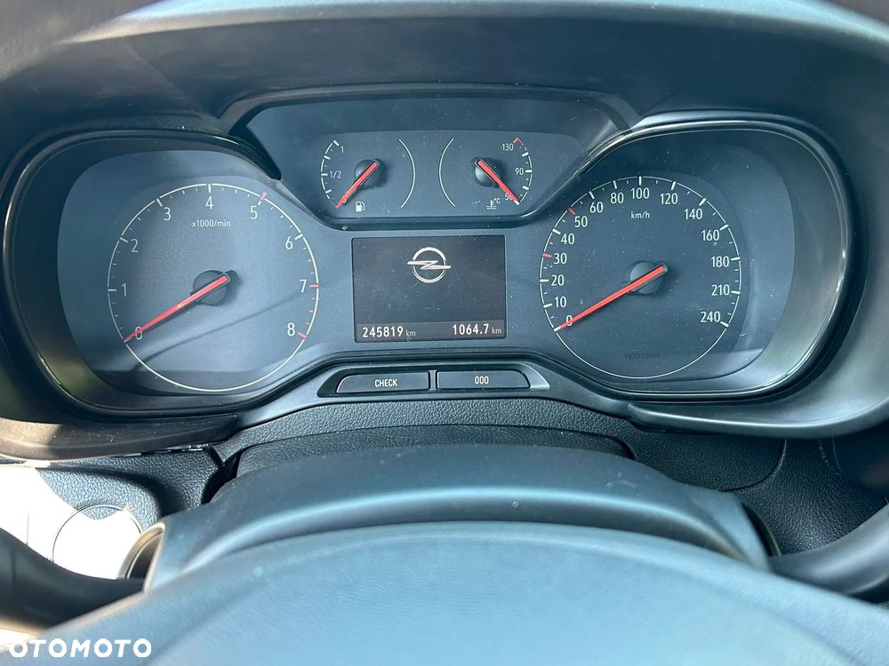 Opel COMBO - 11