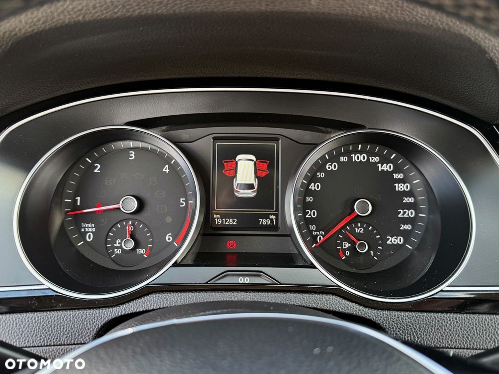Volkswagen Passat Variant 2.0 TDI (BlueMotion Technology) Highline - 29