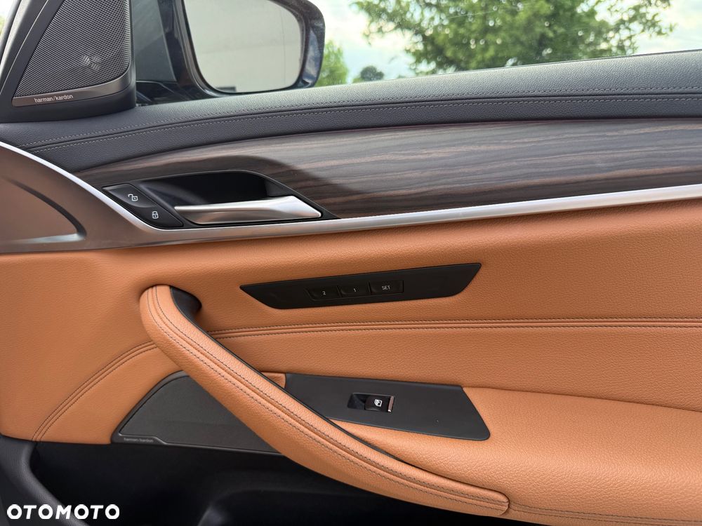 BMW Seria 5 520d xDrive M Sport sport - 32