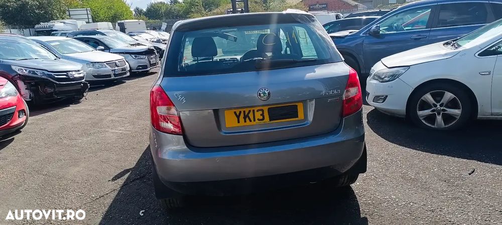 Dezmembrari / Dezmembrez Skoda Fabia 2 1.2 CGPA cutie viteze manuală cod culoare LF8L - 5