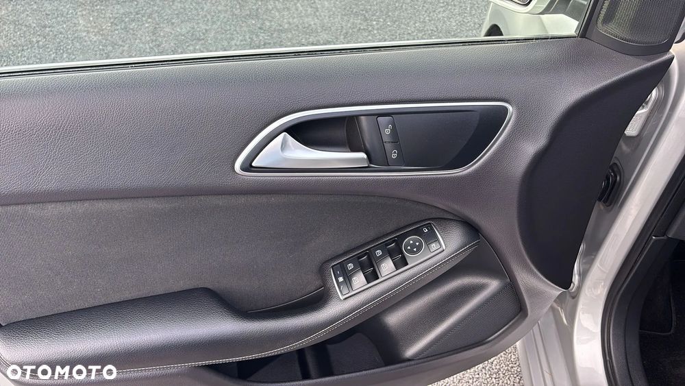 Mercedes-Benz Klasa B 200 BlueEFFICIENCY EDITION 1 - 8